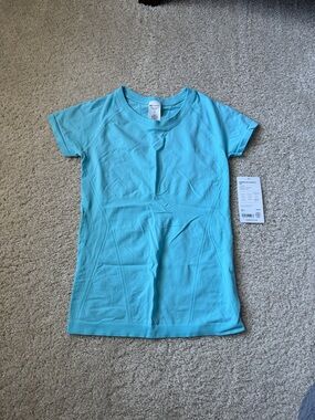 Athleta Momentum Tee Size XS
